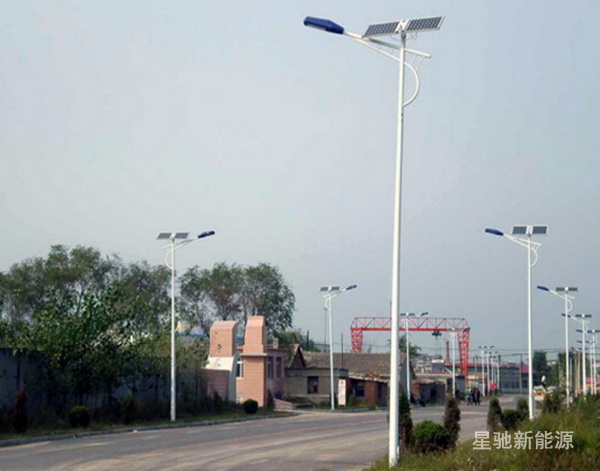 單臂路燈價(jià)格一般多少錢(qián)一套