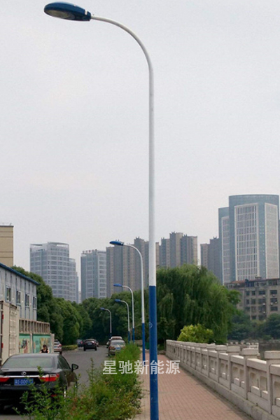 用電路燈多少錢(qián)一臺(tái)