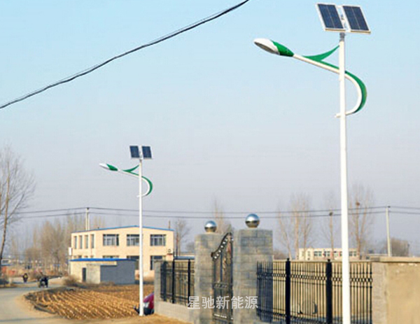 太陽能路燈桿價(jià)格六米多少錢一套