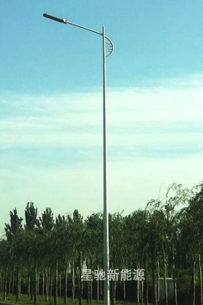 7米太陽能路燈帶電瓶一套多少錢