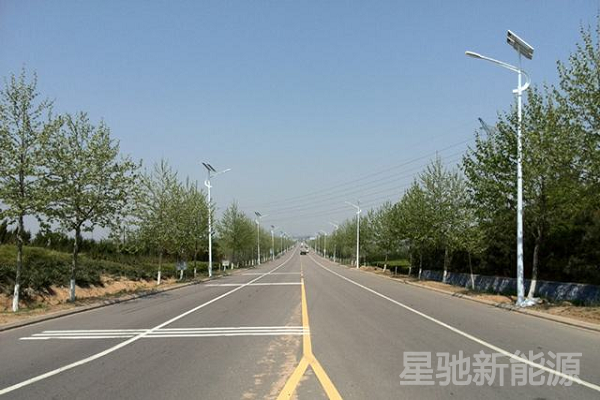 農(nóng)村太陽能路燈桿價(jià)格一根多少錢